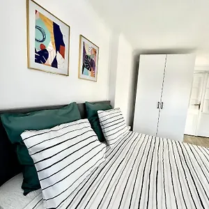 turqoise-central-apartaments.bucharesthotelsnow.com/